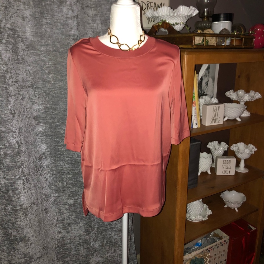 Who what wear dusty cedar medium top NWT smoke and pet friendly